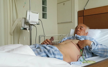 Japanese Enchantress Successfully Overcomes Cancer With Her Luscious Figure